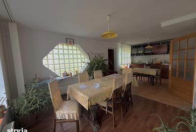 Casă cu 5 camere cu Teren 377 Mp în Zamora - 1
