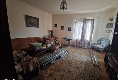 Casă cu 6 camere cu Teren 372 Mp în Brazda lui Novac - 1