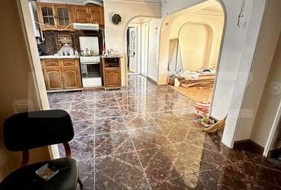Apartament cu 4 camere în Dâmbu Pietros - 3