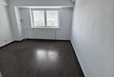Spațiu comercial, de 140 mp, în Decebal - 8