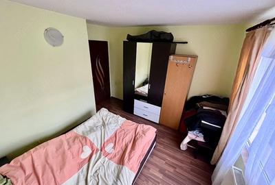 Apartament cu 3 camere decomandat în Craiter