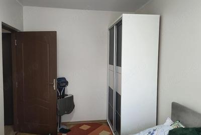 Apartament cu 3 camere semidecomandat în Podu Roș - 4