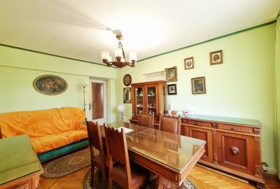 Apartament cu trei camere  zona Tiglina 1 et. 2 DECOMANDAT + GARAJ langa bloc - 2