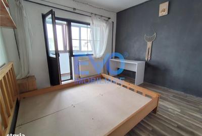 Apartament cu 4 camere semidecomandat în Dacia