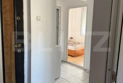 Apartament cu 3 camere decomandat în Micro 4 - 12