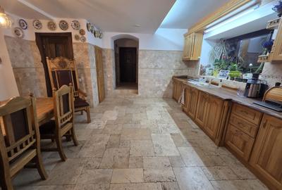 Casă cu 4 camere în Central - 6