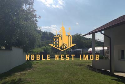 Casă cu 5 camere cu Teren 2500 Mp în Central