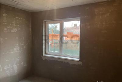 Casă cu 4 camere cu Teren 719 Mp în Livada de Bihor - 11