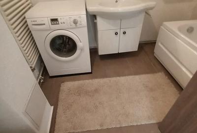 Apartament cu 2 camere decomandat în Micro III - 1