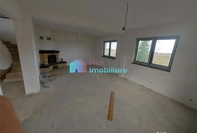 Casă cu 4 camere cu Teren 8450 Mp în Central - 3