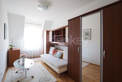 Vila cocheta cu 6 camere, piscina comuna si loc de joaca - 19