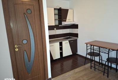 Garsonieră în Titan