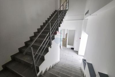 Spațiu comercial, de 828 mp, în 1 Mai - 16