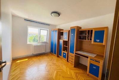 Apartament cu 3 camere decomandat, mobilat în Lipovei - 10