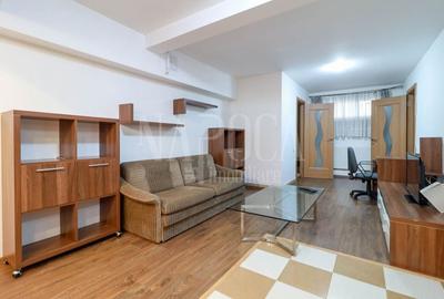 Apartament cu 3 camere semidecomandat în Central - 1