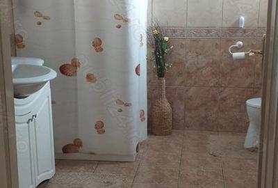 Casă cu 6 camere cu Teren 1122 Mp în Central - 2