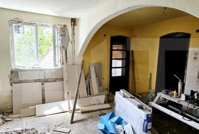 Casă cu 7 camere cu Teren 590 Mp în Semicentral - 8