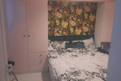 Apartament cu 3 camere semidecomandat în Central - 1