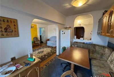 Apartament cu 4 camere decomandat, mobilat în Central - 2