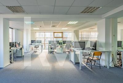 ULTRACENTRAL, Cladire comerciala, 800mp spatii birouri, locuri de parcare - 8