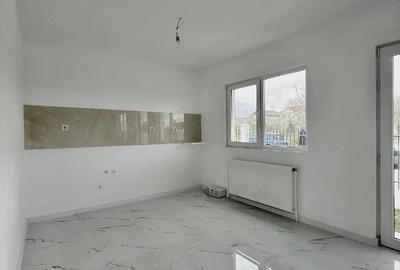 Casă cu Teren 2000 Mp în Central - 3