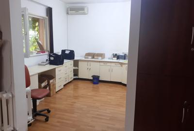 Casă individuală cu 8 camere cu Canalizare în Decebal - 3