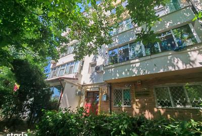 Apartament cu 4 camere decomandat în CET