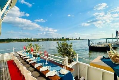 Afacere profitabila Restaurant plutitor 3 etaje Pagaya Yacht in Portul Giurgiu - 3