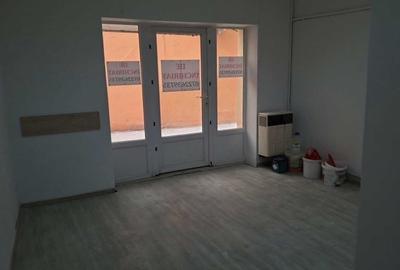 Spațiu comercial, de 58 mp, în Central - 6