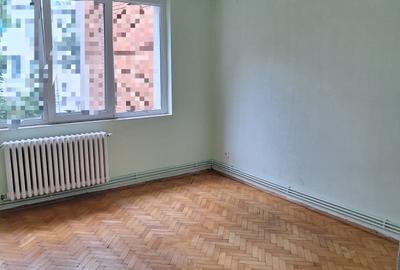 Apartament cu 2 camere, etajul 3/4, zona Tatarasi