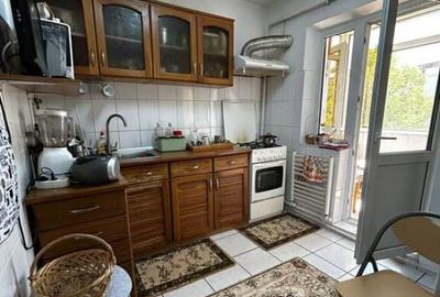 DE VANZARE, apartament 3 camere, mobilat si utilat, Al. T Ne - 5