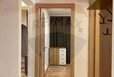 Apartament cu 3 camere decomandat, mobilat în Alfa - 12