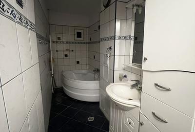 Apartament cu 3 camere în Central - 9