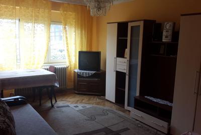 Apartament cu 5 camere decomandat în Faleza Nord