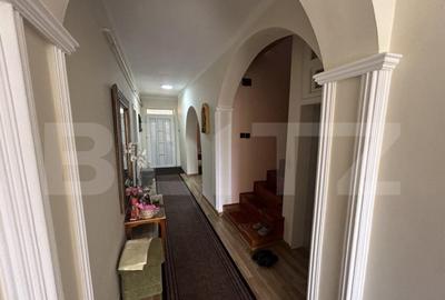 Casa cu 4 camere zona Rogerius - 1