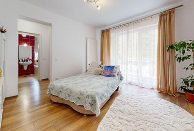 Apartament cu 2 camere decomandat în Tractorul