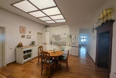 Apartament cu 3 camere decomandat, mobilat în Aeroport