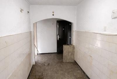 Apartament cu 3 camere semidecomandat în Central - 5