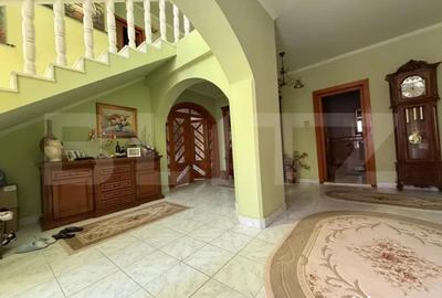 Casă cu 10 camere cu Teren 908 Mp în Central - 18