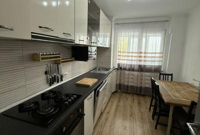 Apartament cu 3 camere decomandat, mobilat în Tei - 2