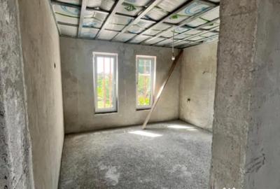 Casă cu 5 camere cu Teren 250 Mp în Central - 2