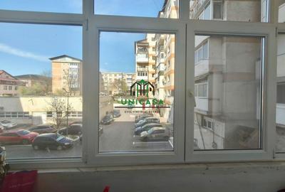Apartament cu 4 camere decomandat în Ostroveni - 11