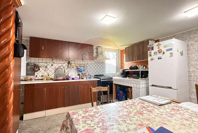 Casă cu 7 camere cu Teren 1592 Mp în Bălteni - 3