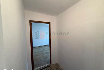 Apartament cu 3 camere decomandat în Micro 14 - 14