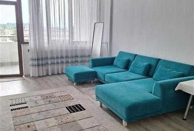 Apartament cu 2 camere decomandat în Tractorul