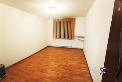 Apartament cu 3 camere decomandat în Central - 4