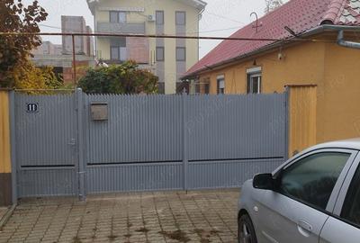 Vand 2 case una locuibila de 74 mp plus casa in constructie cu parterul si placa turnata - 3