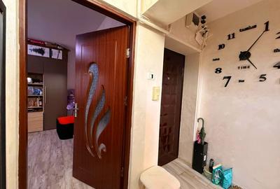 Apartament cu 2 camere decomandat în Baza 3 - 4