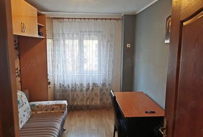 Apartament cu 3 camere decomandat în Central - 1