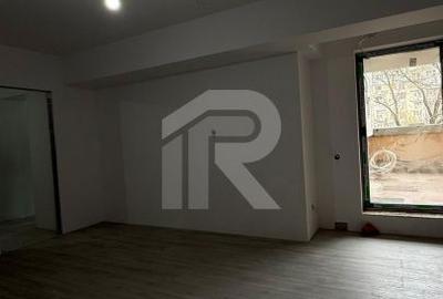 Apartament cu 3 camere decomandat în Centrul Civic - 2